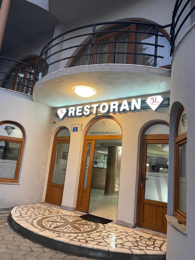 Hotel5E Plav Bagian luar foto