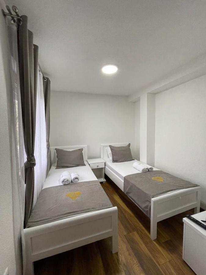 Hotel5E Plav Bagian luar foto