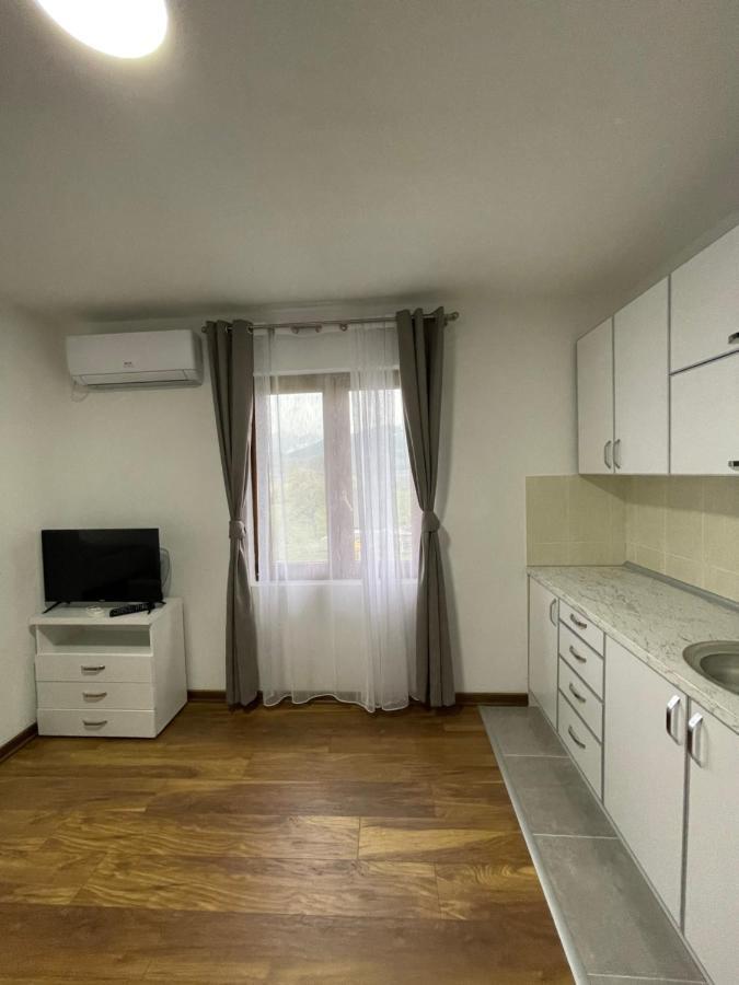 Hotel5E Plav Bagian luar foto