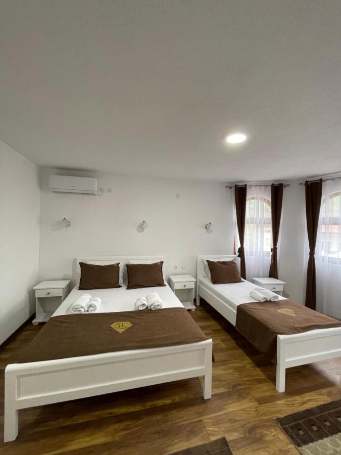 Hotel5E Plav Bagian luar foto
