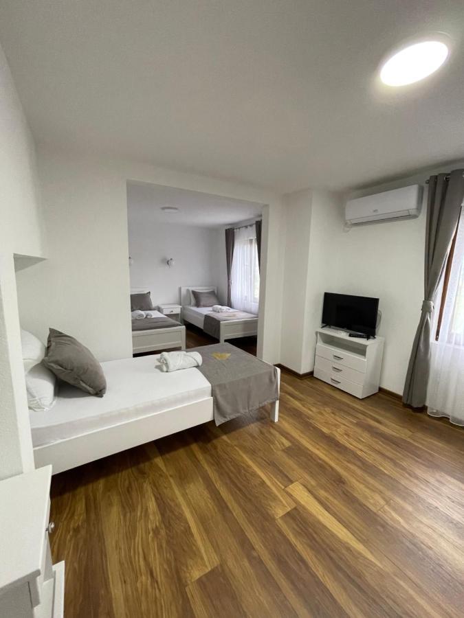 Hotel5E Plav Bagian luar foto