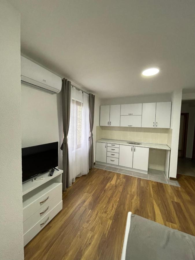 Hotel5E Plav Bagian luar foto