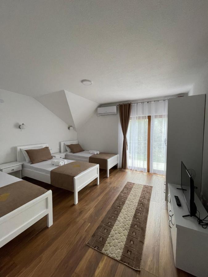 Hotel5E Plav Bagian luar foto