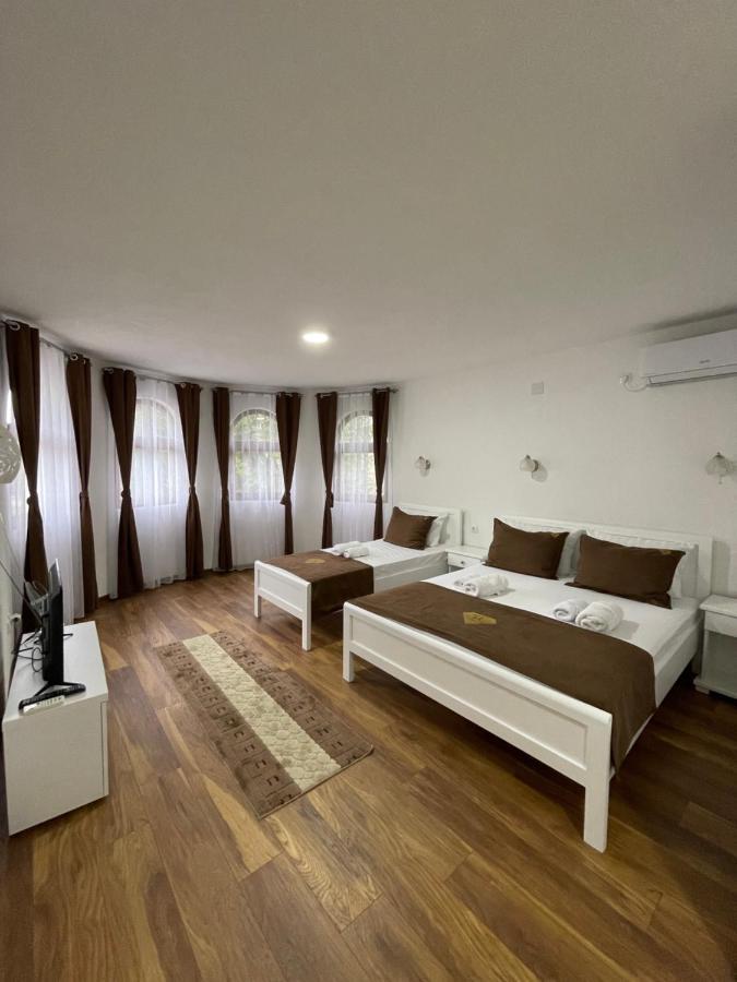 Hotel5E Plav Bagian luar foto